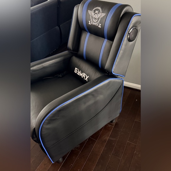 Kids Recliner Chair with Bluetooth and massage